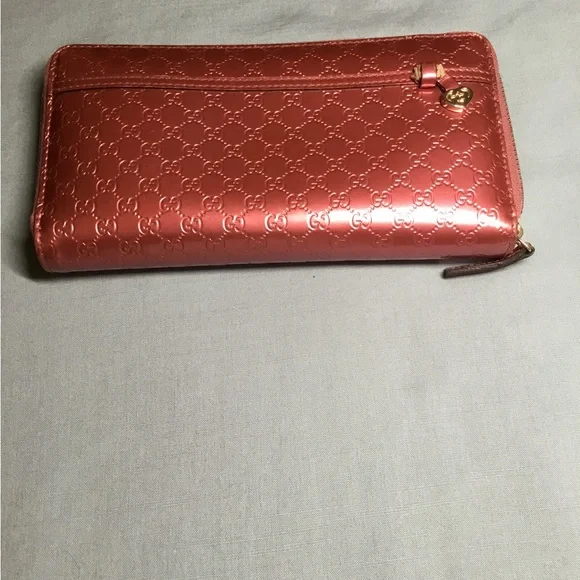Gucci Red Quilted Wallet with Gold Hardware - Picture 2 of 9